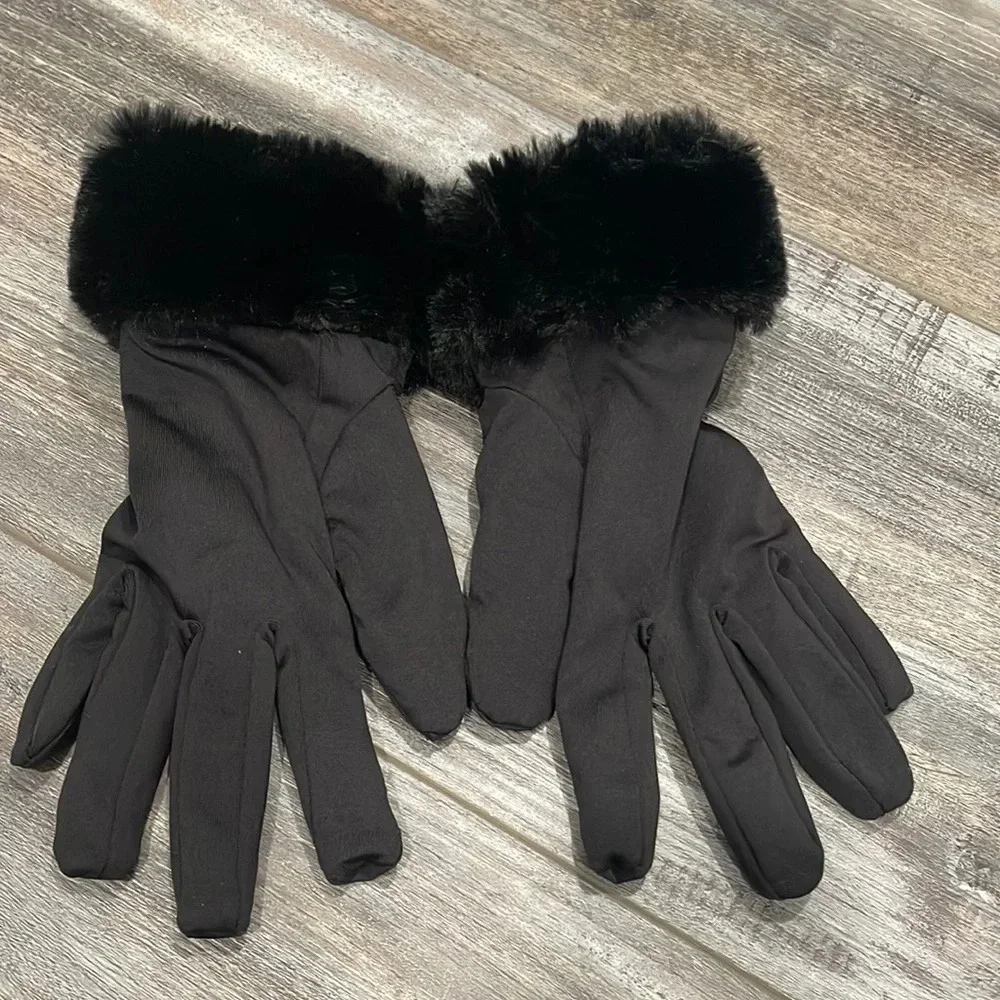 House of Harlow black faux fur gloves